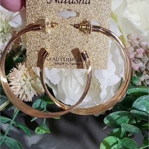𝅺Natasha gold tone hoop earrings